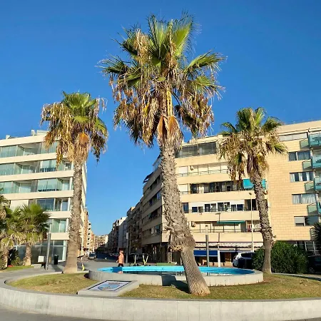 Beachfront Bliss - Beautiful Sea View With Pool Торевьиа