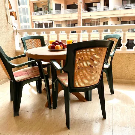 Апартаменты Beachfront Bliss - Beautiful Sea View With Pool Торевьиа