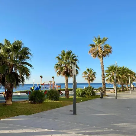 Апартаменты Beachfront Bliss - Beautiful Sea View With Pool *