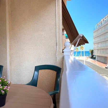Beachfront Bliss - Beautiful Sea View With Pool Апартаменты *